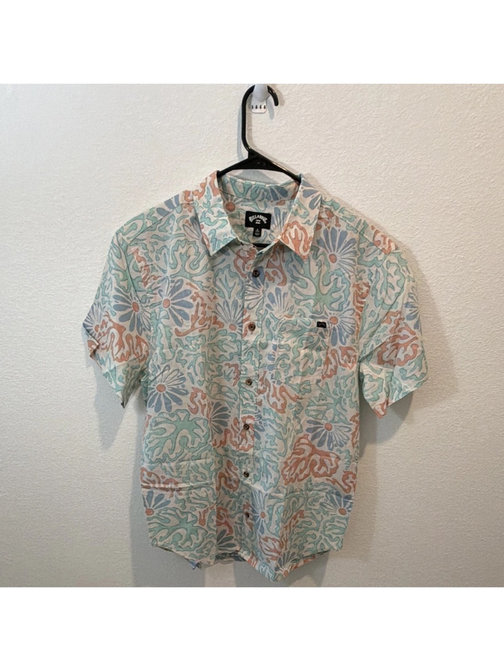 Billabong Men's Short Sleeve Floral Button-Up Shirt - Pastel Multi Size S